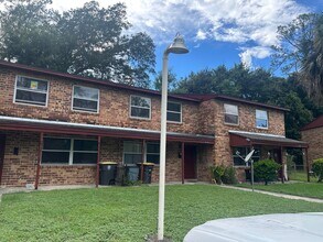 Building Photo - 1100 Ellis Rd S