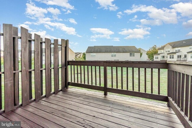 Building Photo - 6383 CREEKBEND