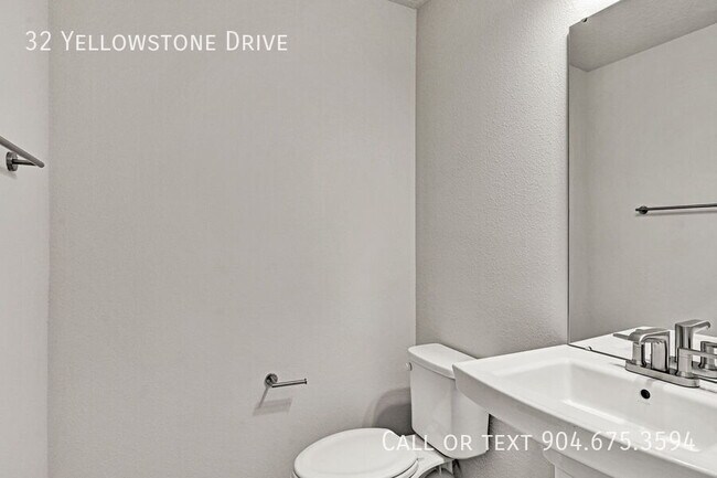 Building Photo - 32 Yellowstone Dr