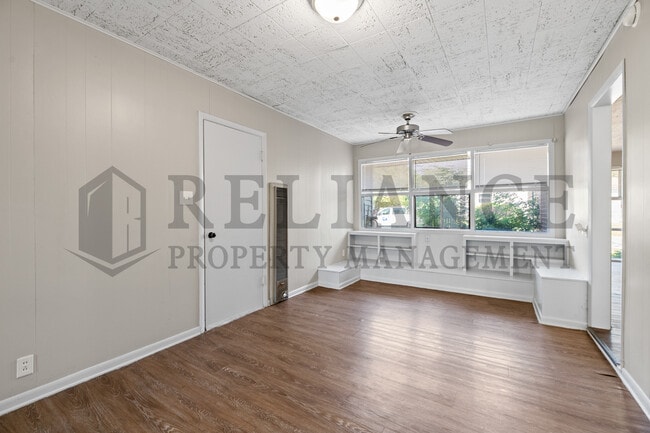 Building Photo - 4949 E Orme St