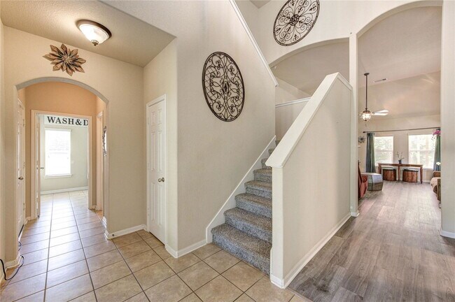 Building Photo - 10531 Sunflower Dr