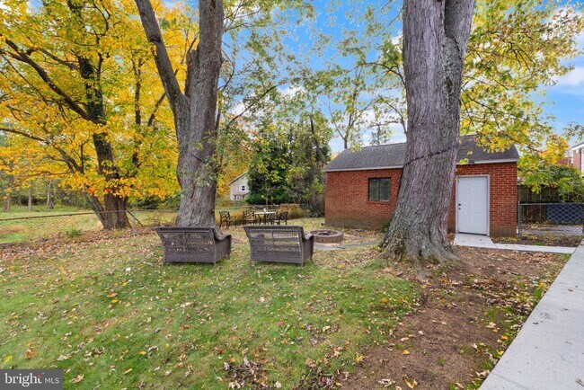 Building Photo - 3700 Ralph Rd