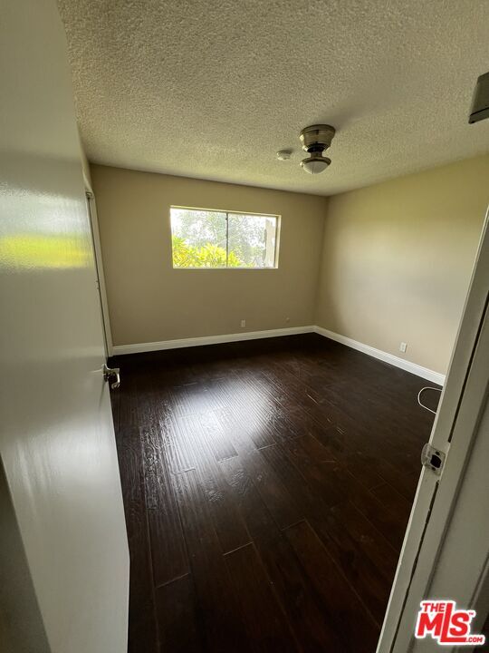 Building Photo - 6233 N Clybourn Ave