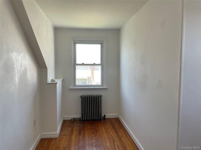 Building Photo - 10 Mckinley