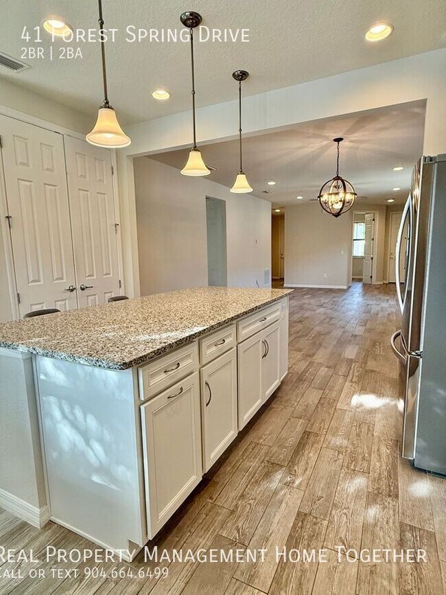 Building Photo - 41 Forest Spring Dr