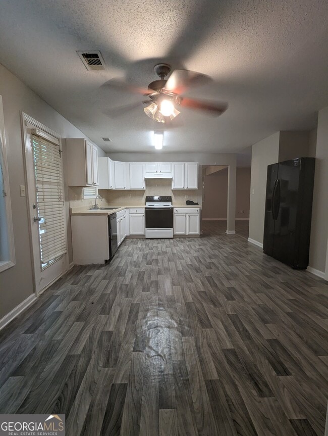 Building Photo - 6857 Mahonia Pl