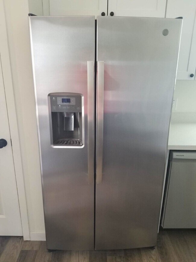 Building Photo - Charming Ground-Level 2BR/1BA with Private Patio Backyard