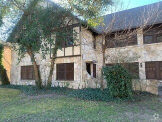 Building Photo - 218 E Rosewood Ave
