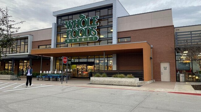 Building Photo - 5036 Golden Forest Dr