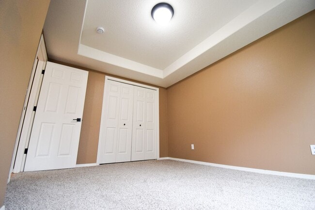 Building Photo - Move In Special!  $1000 Off!  Beautiful Spacious Home!