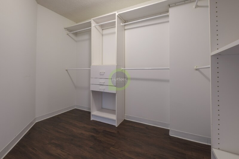 Building Photo - 454 E Ohio St