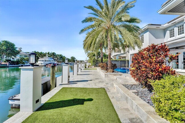 Building Photo - 1744 SE 9th St