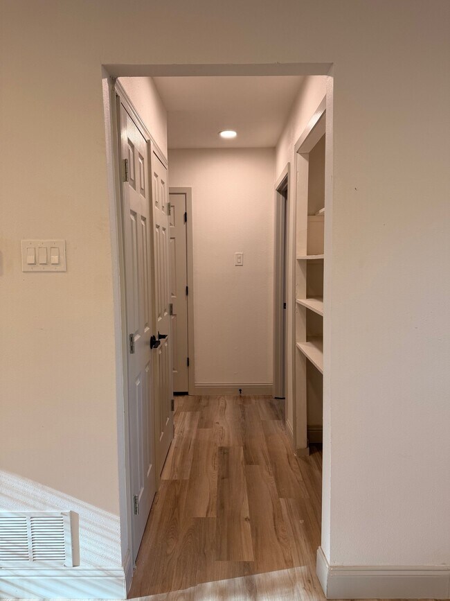 Building Photo - 3 Pershing Dr
