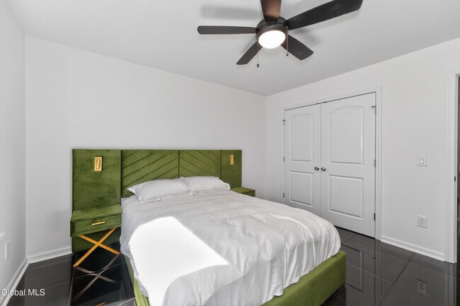 Building Photo - 622 Acland Blvd