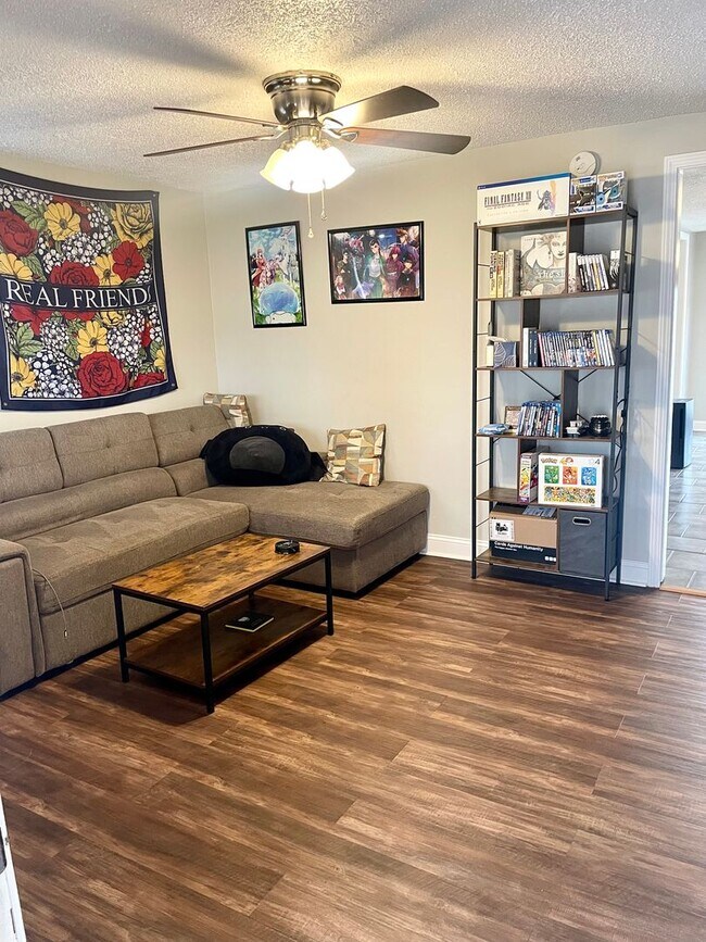 Building Photo - Adorable 1 bedroom Home wiht Office in Prime Location Near UT and Bearden