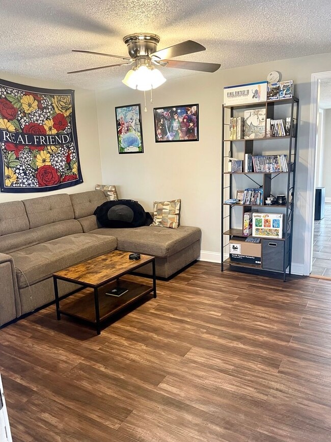 Building Photo - Adorable 2 bedroom Home in Prime Location Near UT and Bearden