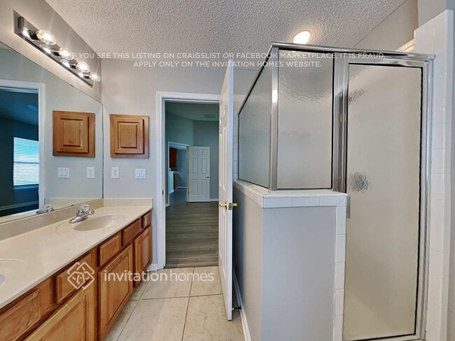Building Photo - 1623 Canopy Oaks Dr