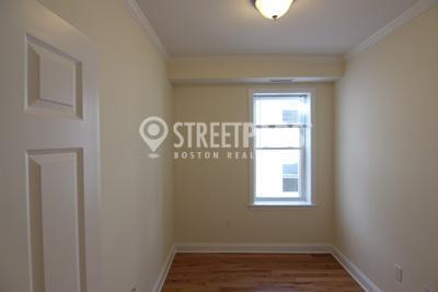 Building Photo - 1 bedroom in Cambridge MA 02138