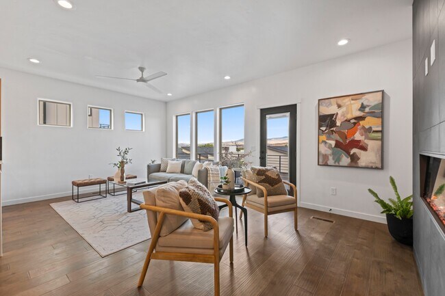 Building Photo - 1277 E Echelon Rdg Ln
