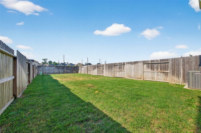 Building Photo - 1567 Rustling Creek Dr
