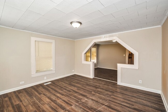 Building Photo - Charming Renovated 2BR Home – Full of Char...
