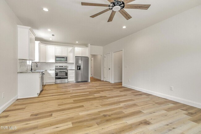 Building Photo - 703 Swadley Rd