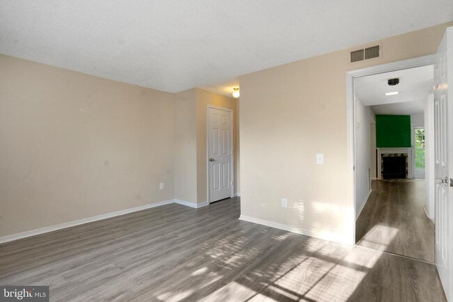Building Photo - 9240 Caspian Way