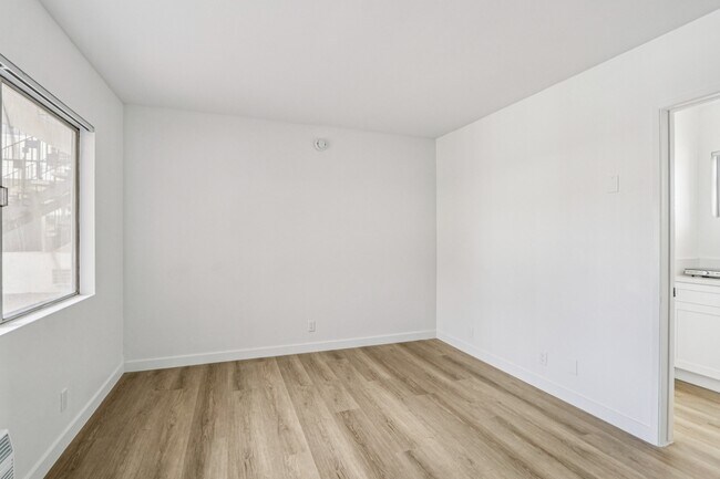 Floorplan - 15444-15454 Chatsworth St.