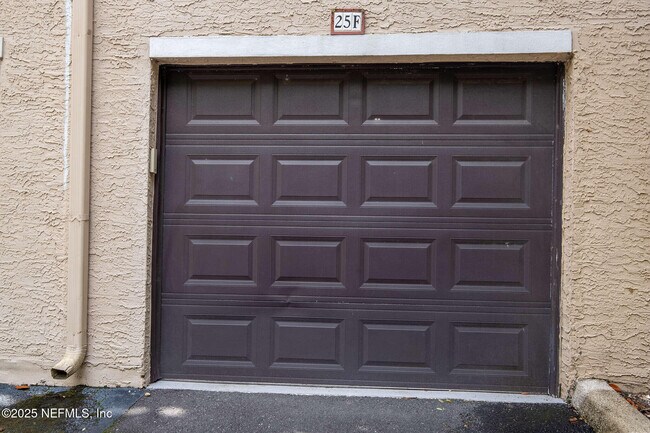 Building Photo - 10075 Gate Pkwy N