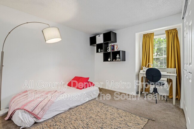 Building Photo - 2890 W Long Cir