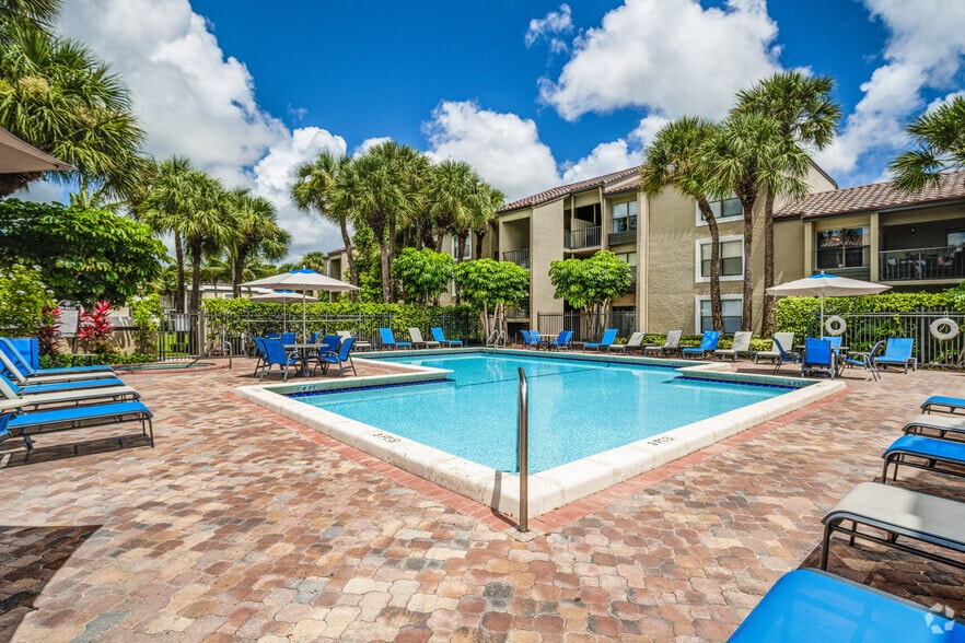 Primary Photo - Boca Colony