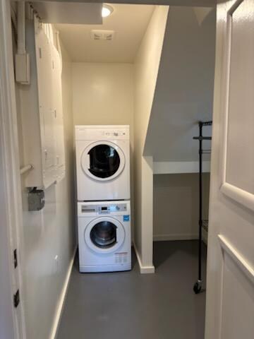 Building Photo - 916 10th Ave E