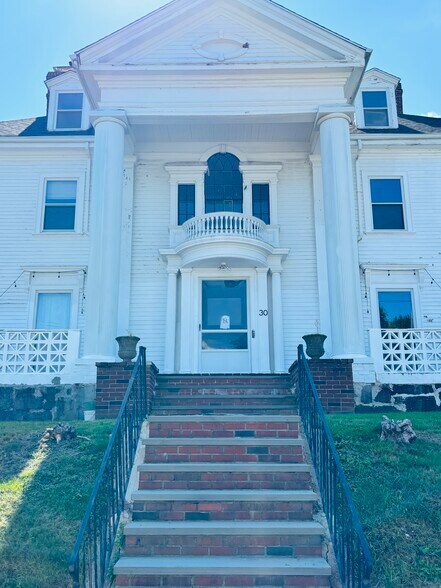 Primary Photo - 58 Leicester St