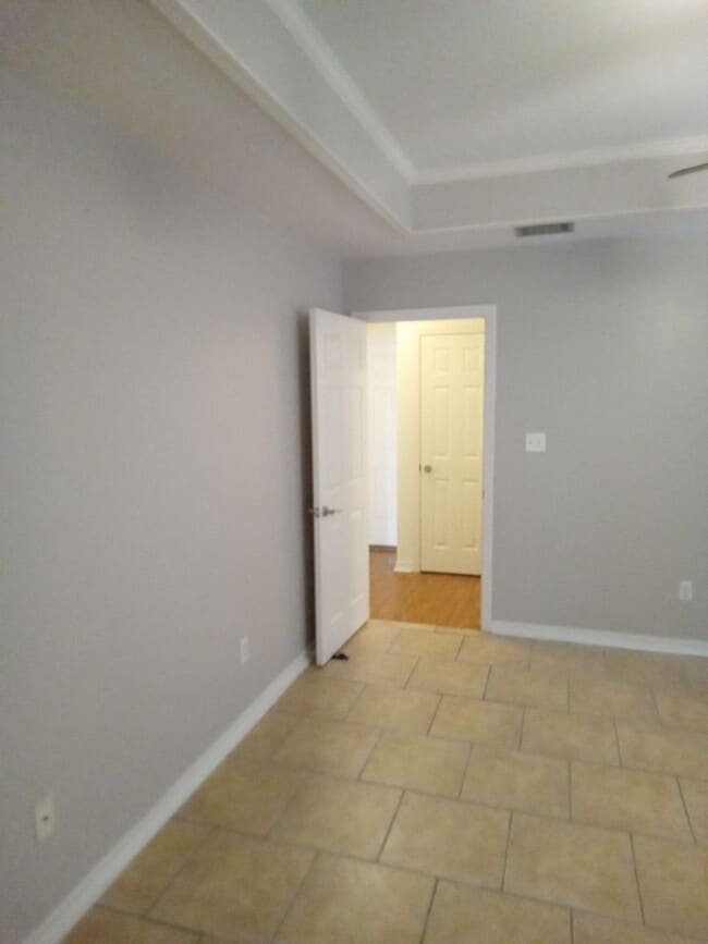Building Photo - South Bossier Beauty!