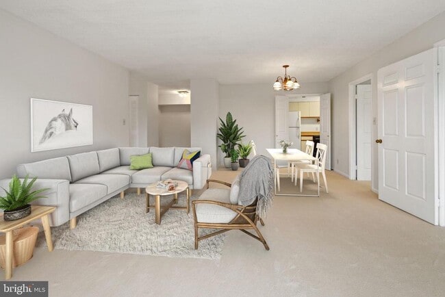 Building Photo - 3800 Powell Ln