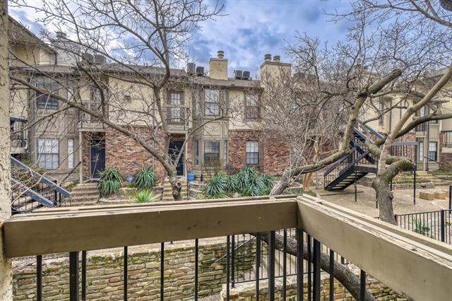 Building Photo - 8750 Park Ln