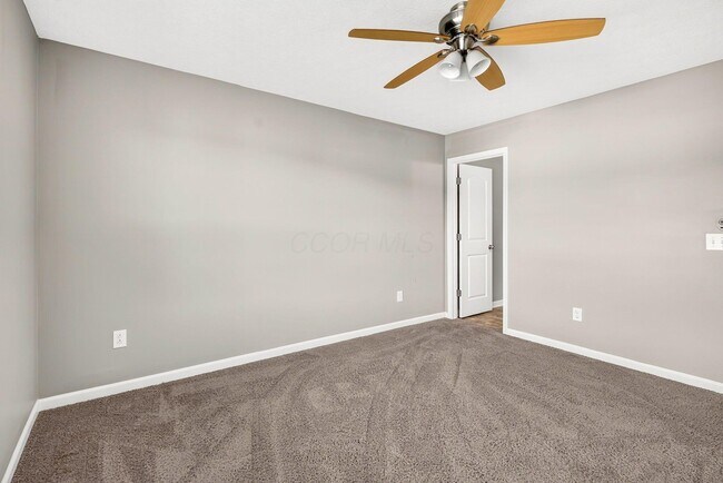 Building Photo - 5652 Pittsford Dr