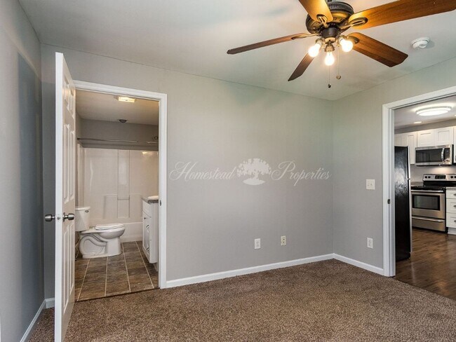 Building Photo - Updated 3 Bedroom / 2 Bath Home on Lamont