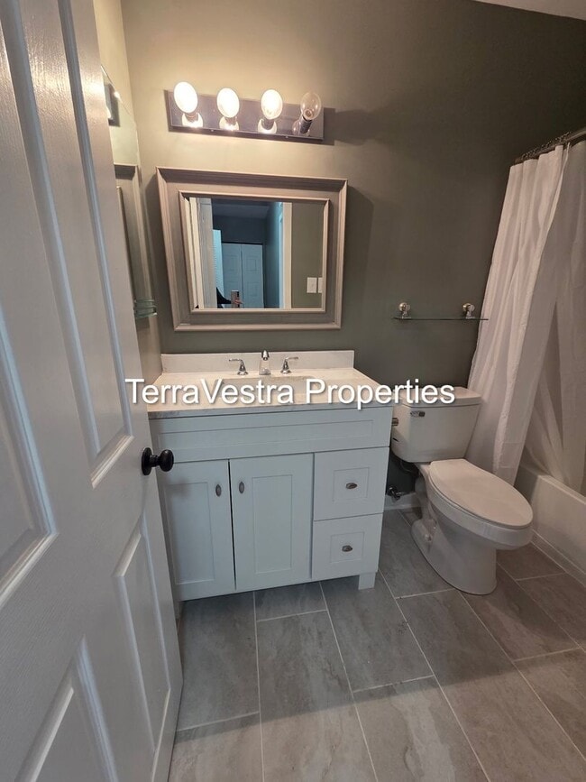 Building Photo - 3 Bed 2.5 Bath in Sicklerville! Eligible for $500 Security Deposit.