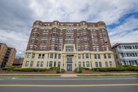 Building Photo - 285 Lynn Shore Dr