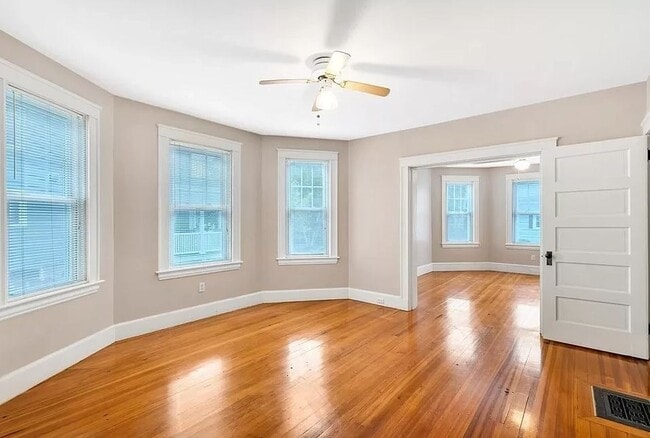 Lots of light and lots of space - 13 Willow St