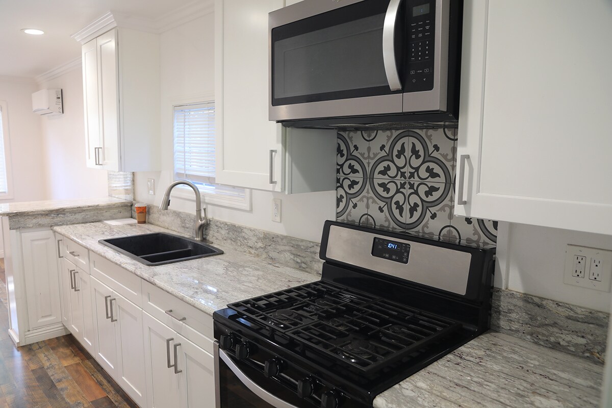 Building Photo - 211 N Huntington St