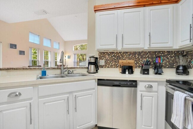 Building Photo - 8447 Crystal Cove Loop
