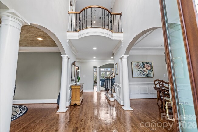 Building Photo - 1009 Honors Ct