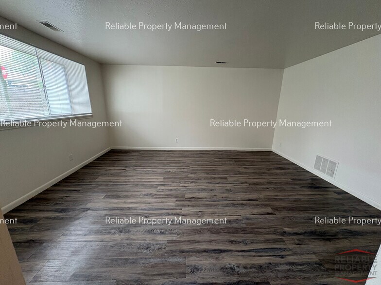 Building Photo - 380 L St