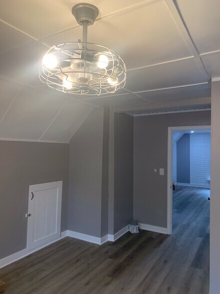 Building Photo - 127 W Troy Ave