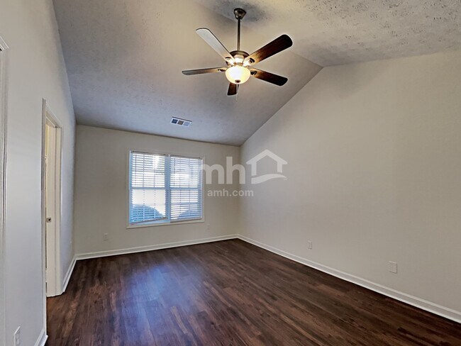 Building Photo - 360 Telford Dr