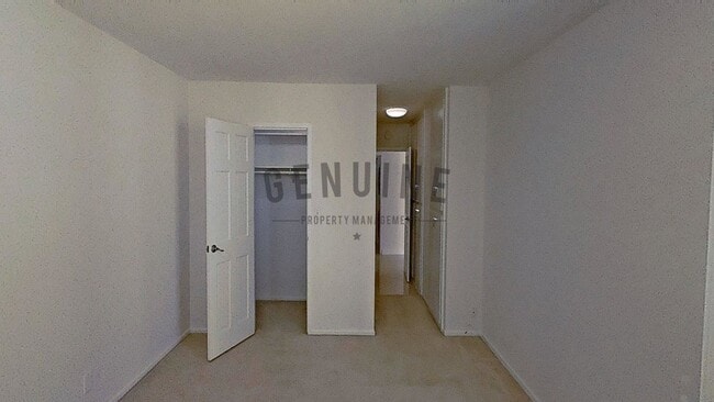 Building Photo - 2Bd 2Ba Spacious Newport Bay Front Condo