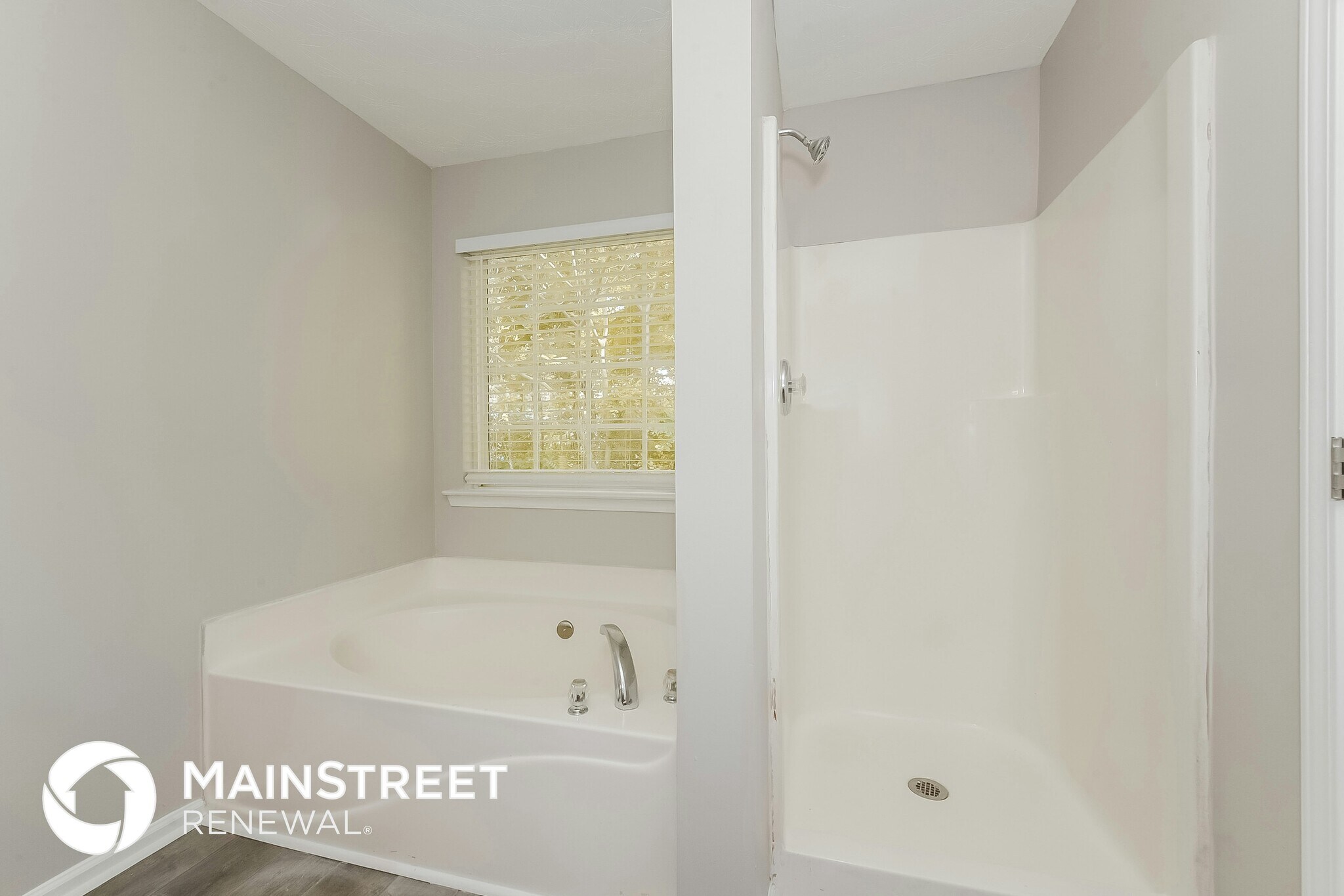 Building Photo - 405 Hawthorne Cir