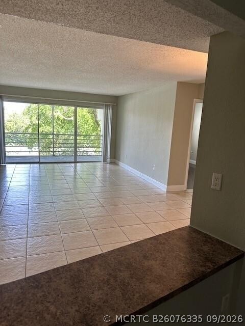 Building Photo - 4205 N University Dr